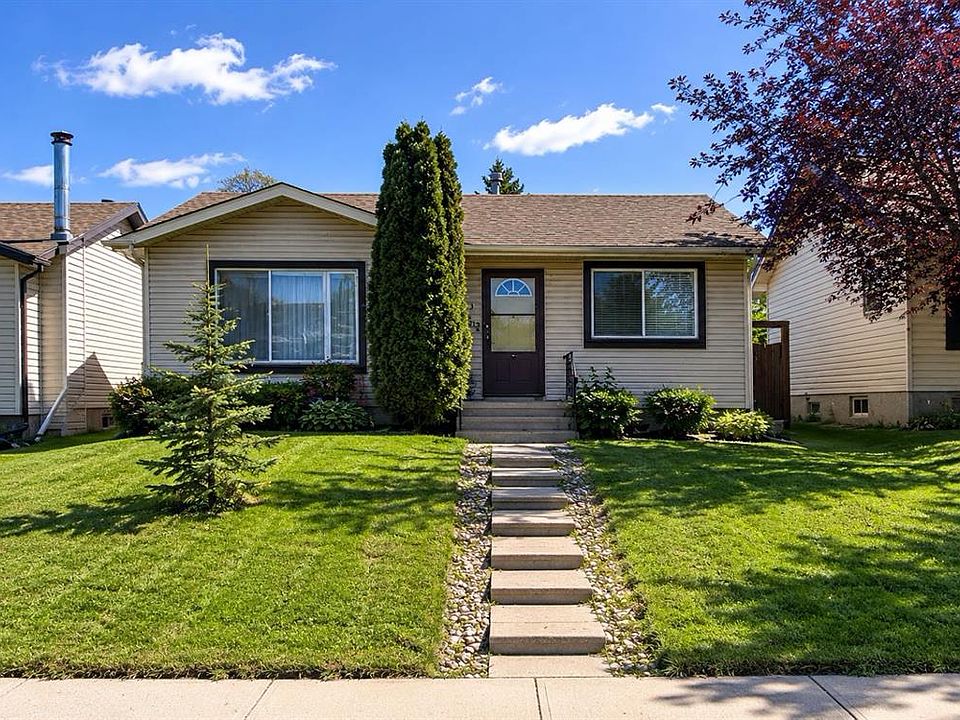 1st image of 127 E Falshire Way NE