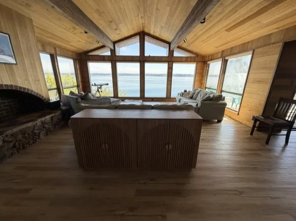 25776 Gold Beach Dr SW, Vashon, WA 98070