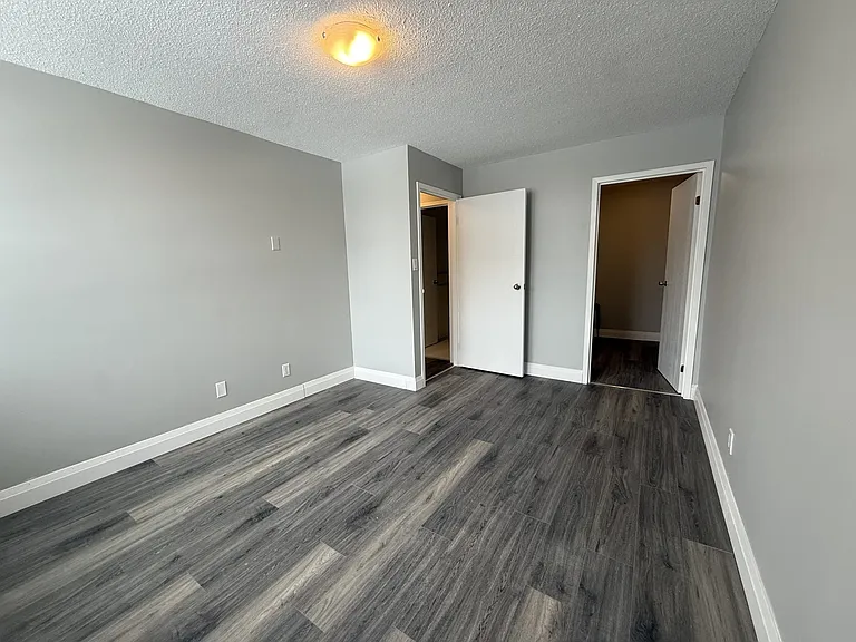 704 Canboro Rd — Photo 18