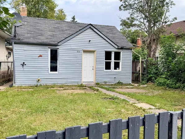 310 6th STREET E, Prince Albert, SK S6V 0N1