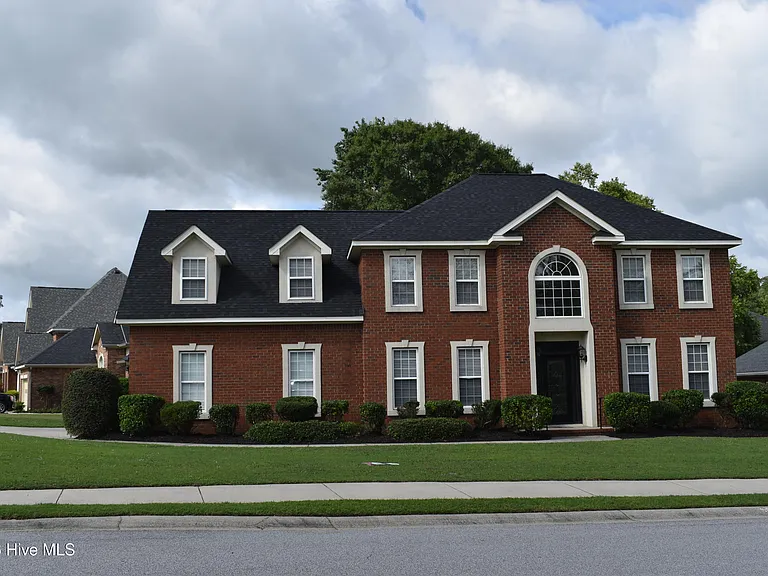 201 Bainbridge Dr — Photo 31