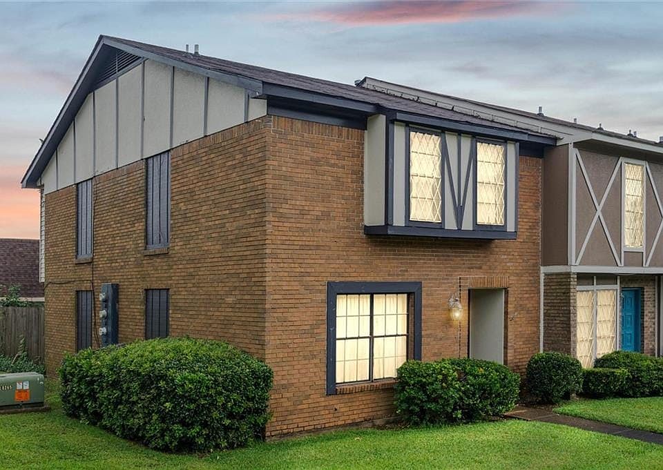 1st image of 529 Highland Woods Dr W