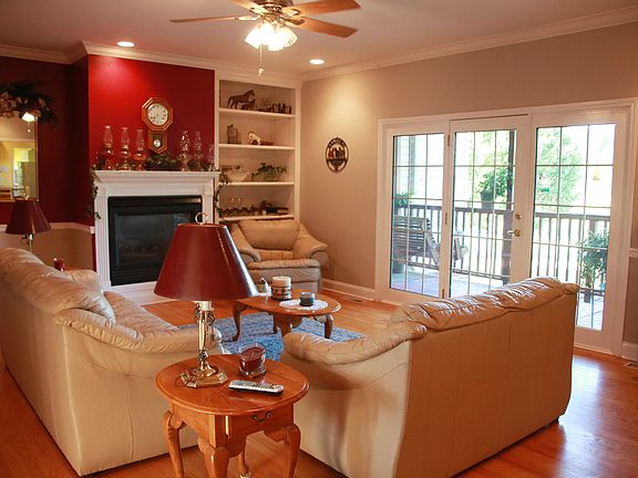 3rd image of 525 Church Ln