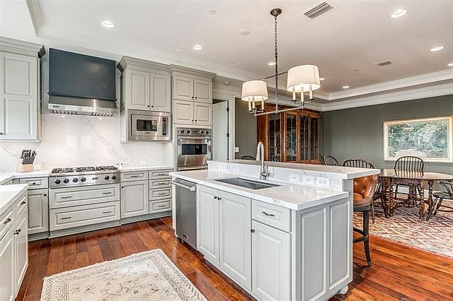 1st image of 501 Samuels Ave APT 520