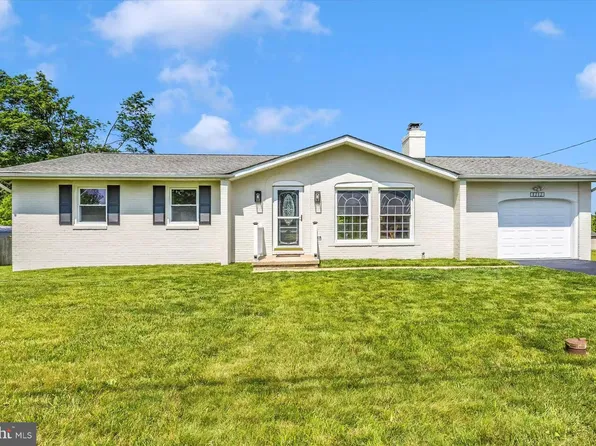 1212 Random Ridge Rd, Westminster, MD 21157