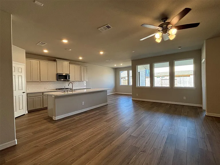 2913 Cliff Ridge Ln — Photo 6