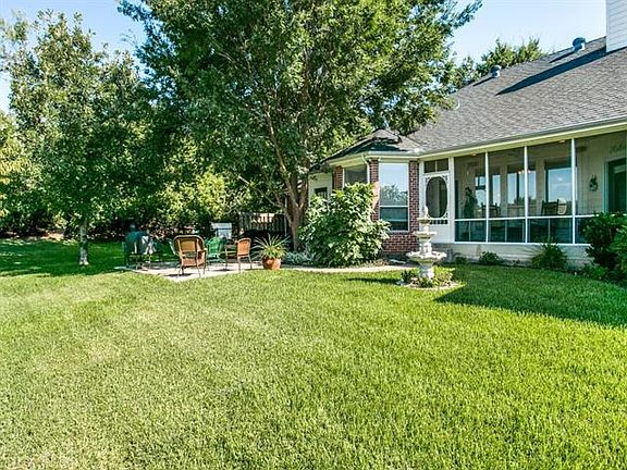 4th image of 2840 Eden Dr