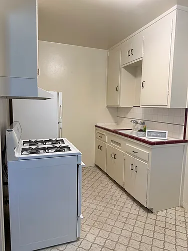 2812 P St #21 Photo 1