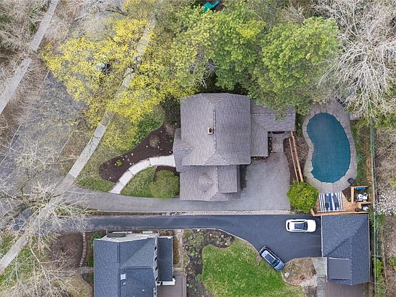 5th image of 86 Chadbourne Rd
