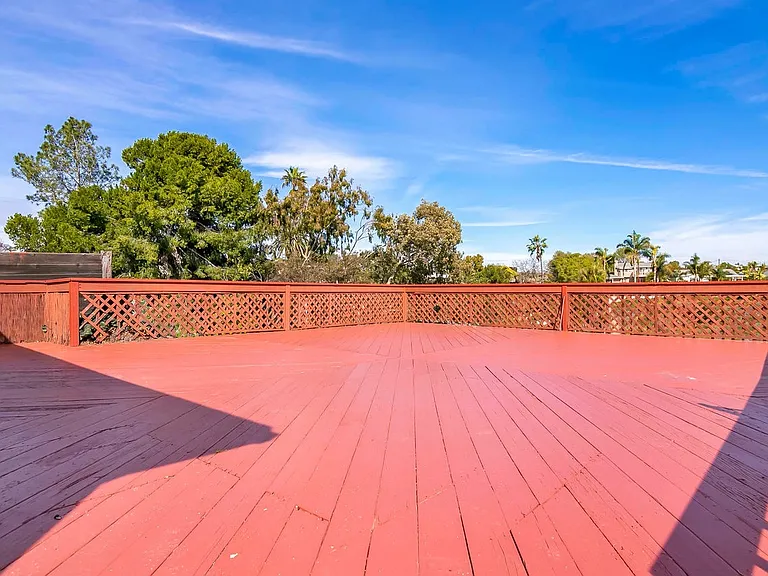 2171 Fairfield St — Photo 25