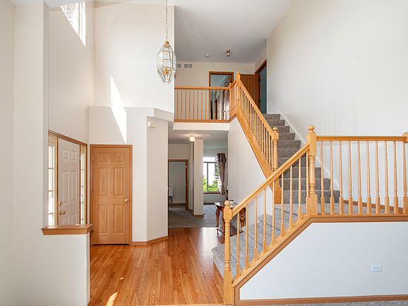 2nd image of 16515 Dorchester Pl