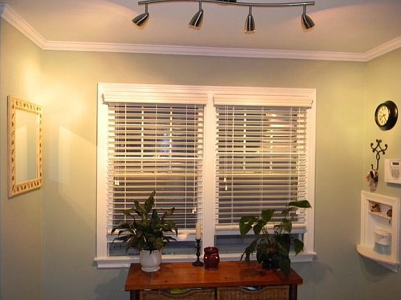 Living room blinds & lighting