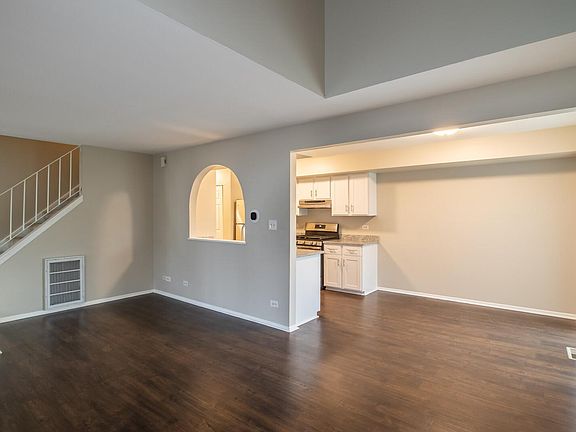 4th image of 322 Wisteria Dr