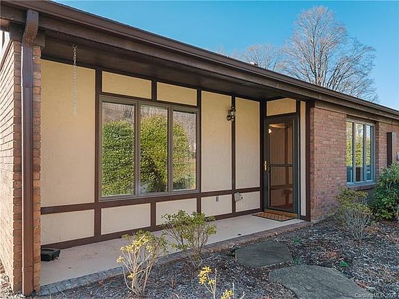 4th image of 13 Bradford Cir