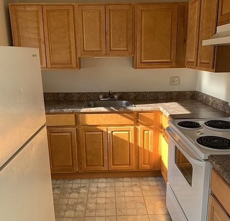 4th image of 7 Hillside Ter APT 13