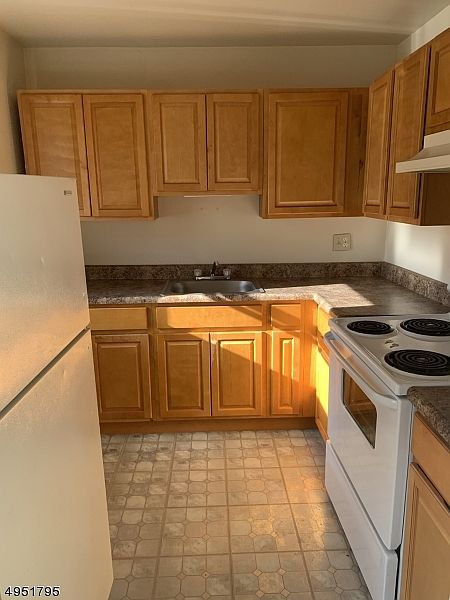 1st image of 7 Hillside Ave #14