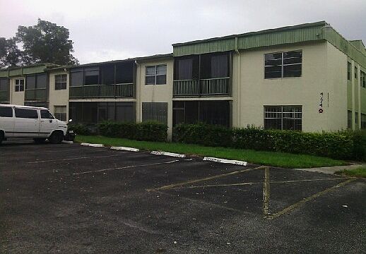 5th image of 4274 NW 89th Ave APT 205
