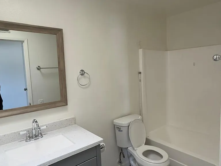 5934 Buffalo Ave #201 — Photo 9