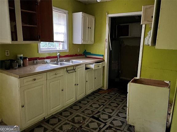 4th image of 118 Meriwether St
