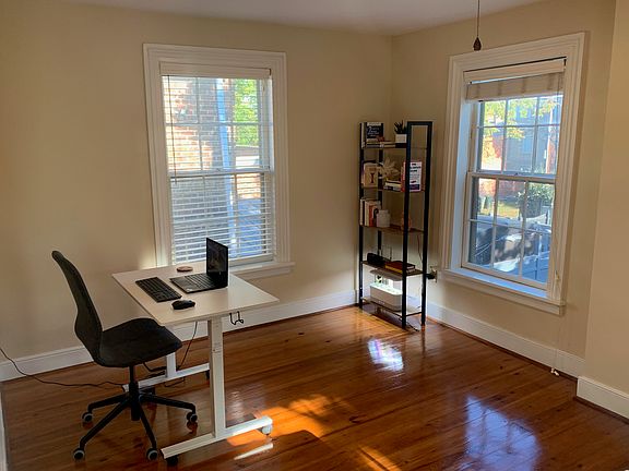 4th image of 2218 E Grace St #204