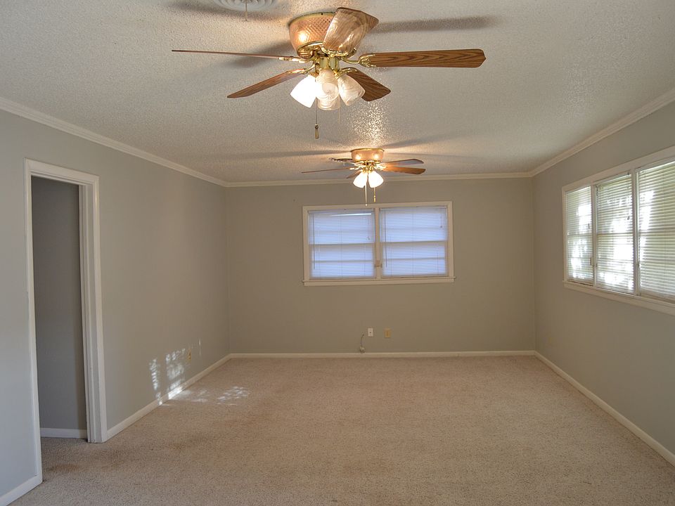 2nd image of 1701 Brazos St