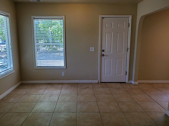 3rd image of 66 W Oakland Ave