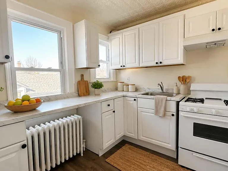 275 Bayville Ave #2W — Photo 3