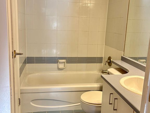 2nd image of 1738 Alberni St #1138817