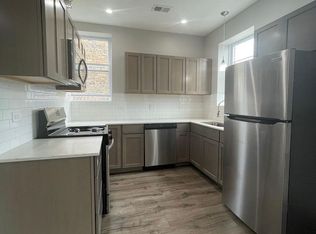 4230 W Crystal St #2, Chicago, IL 60651