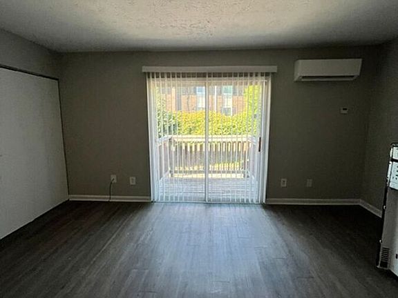 4th image of 2066 Fairmont Ct #11