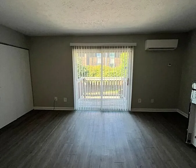 2066 Fairmont Ct #11 — Photo 4