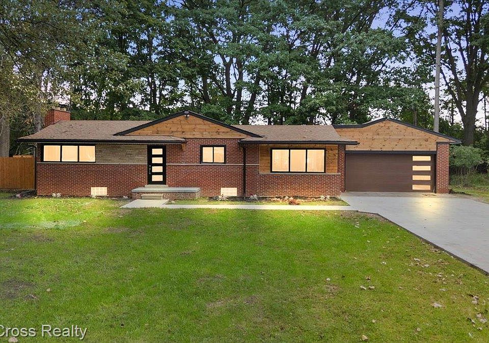 1st image of 25240 Muerland Rd