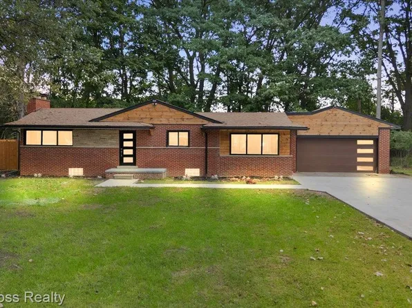 25240 Muerland Rd, Southfield, MI 48033