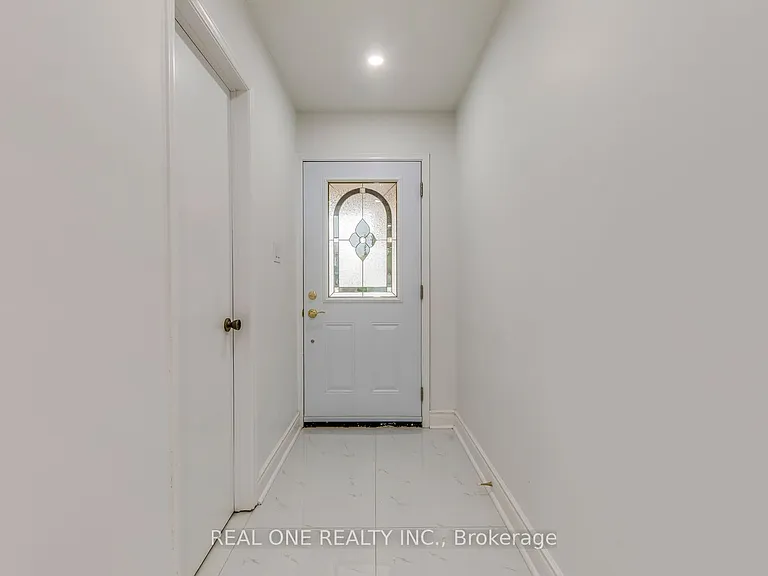 655 Paragon Pl E — Photo 3