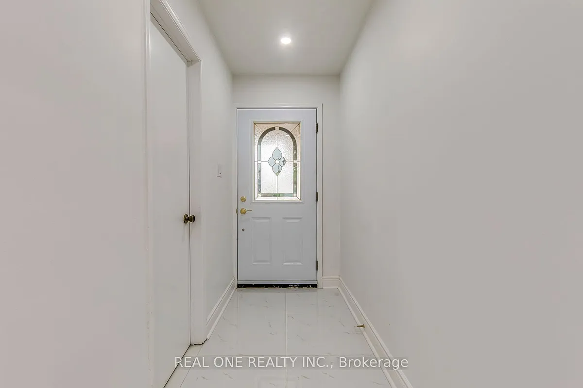 Building Photo - 655 Paragon Pl E