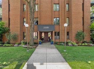 2320 Central St APT 101, Evanston, IL 60201