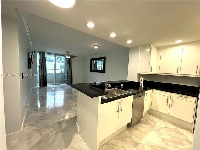200 Ocean Dr #3C — Photo 7