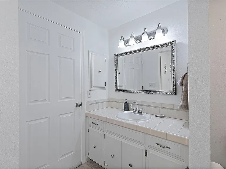 SW Oak Ct — Photo 31
