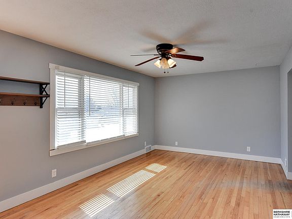 3rd image of 8110 Hascall St