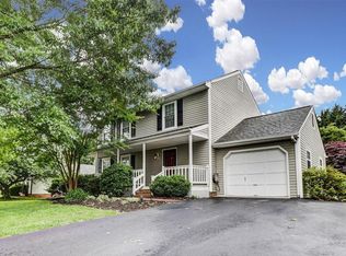 1029 Barrens Village Ln, Roanoke, VA 24019