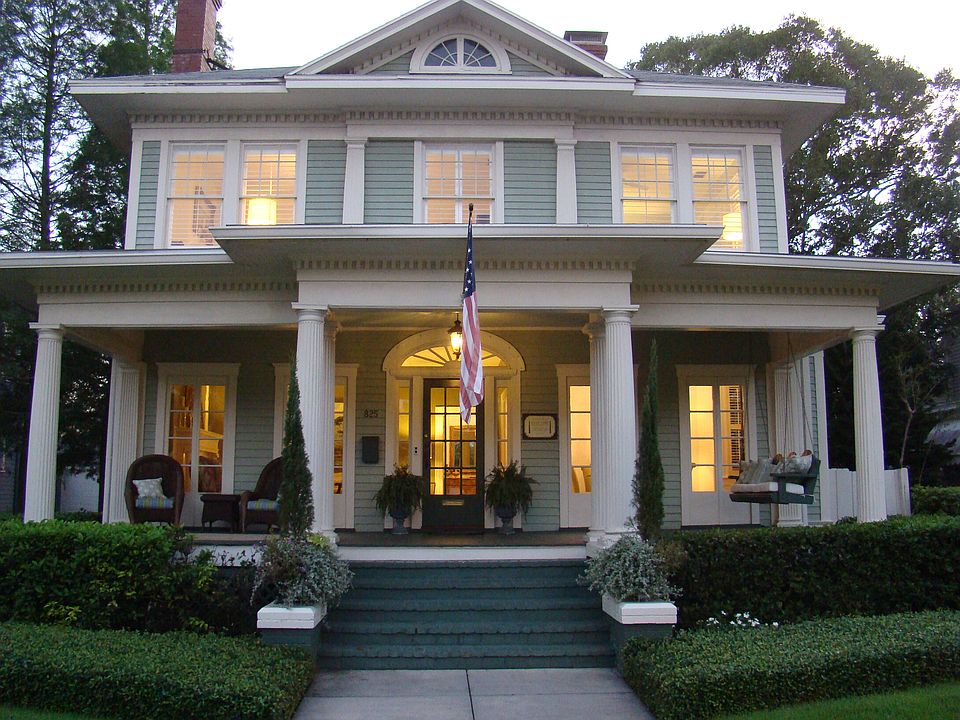825 S Boulevard