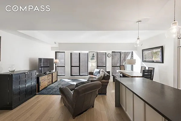 Rented by Compass | media 9