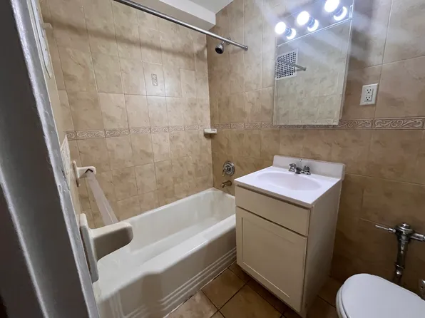 87-01 Midland Parkway image 4 of 4