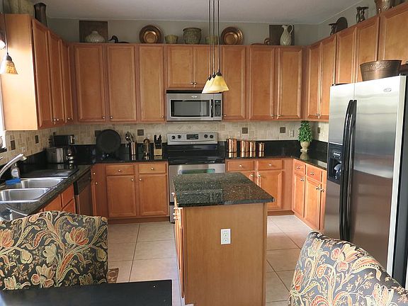 4th image of 701 Dakota Dr