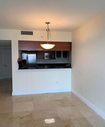 2nd image of 1800 N Bayshore Dr APT 2802