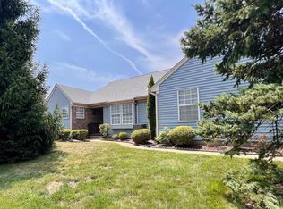 1 James Buchanan Dr, Monroe Township, NJ 08831