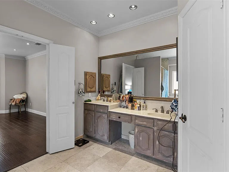 2136 Brownstone Ct — Photo 16