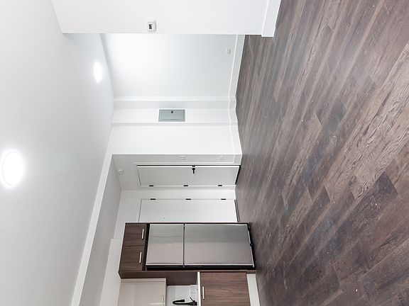 4th image of 1551 W Hollywood Ave #2