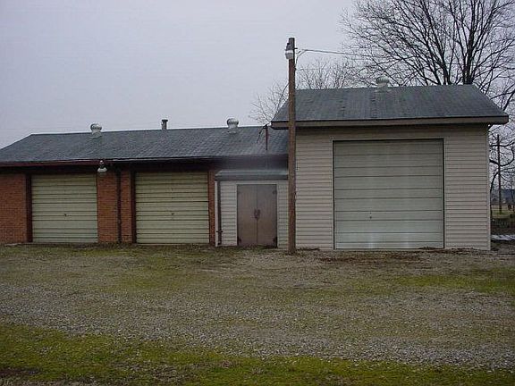 3rd image of 1415 Holland Ave