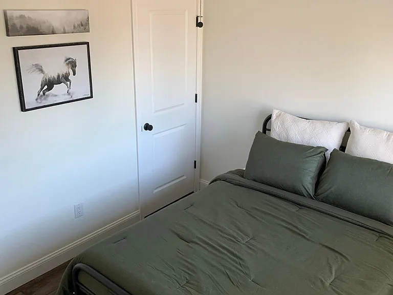 13 Tompion Ln — Photo 1